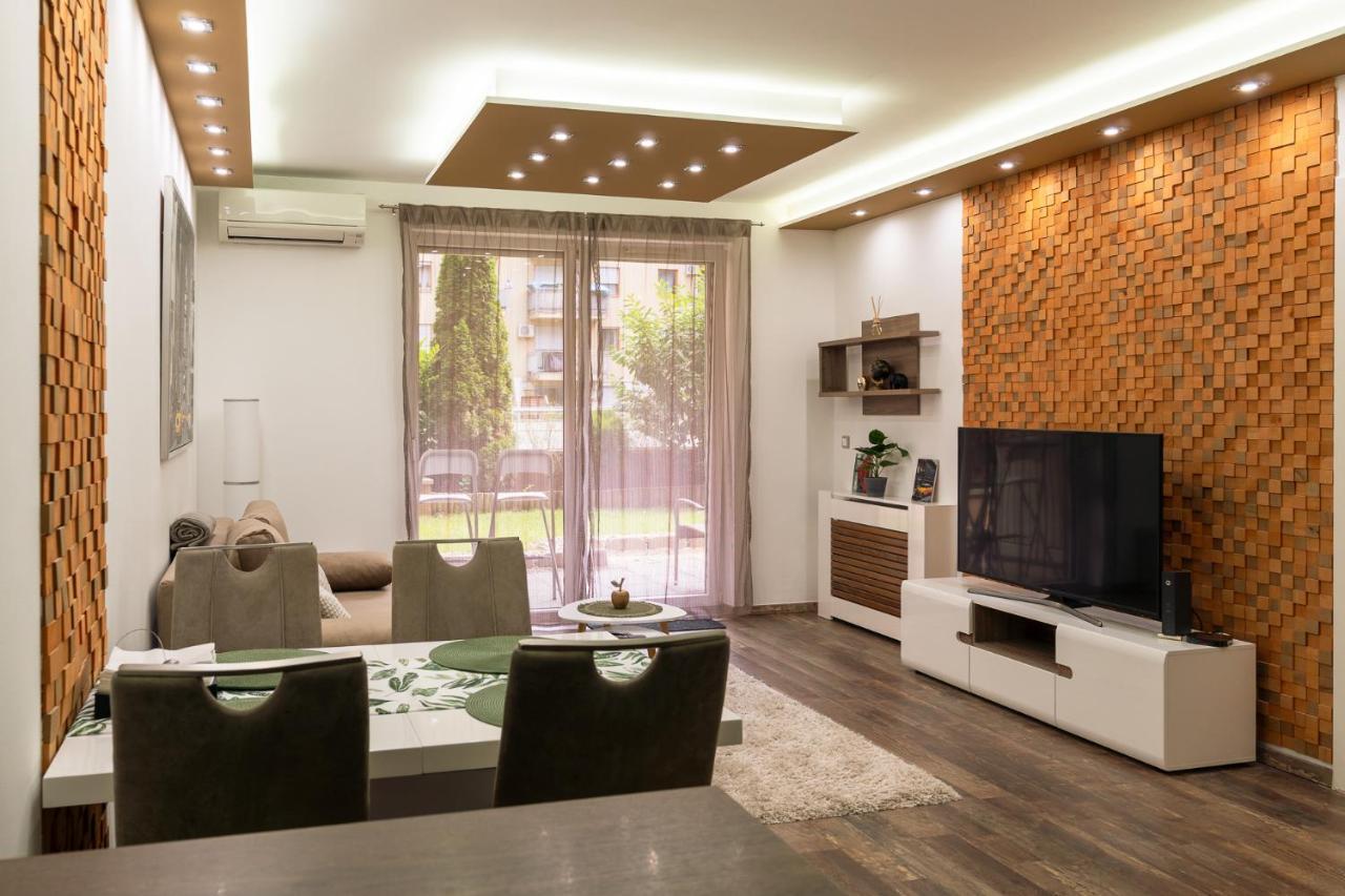 Slate Wood Apartment Budapest Extérieur photo